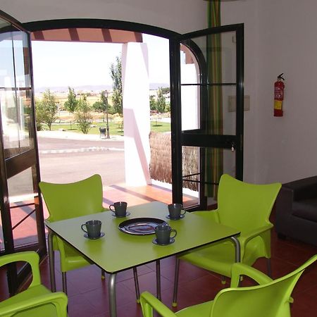Camping La Sierrecilla Humilladero Bagian luar foto