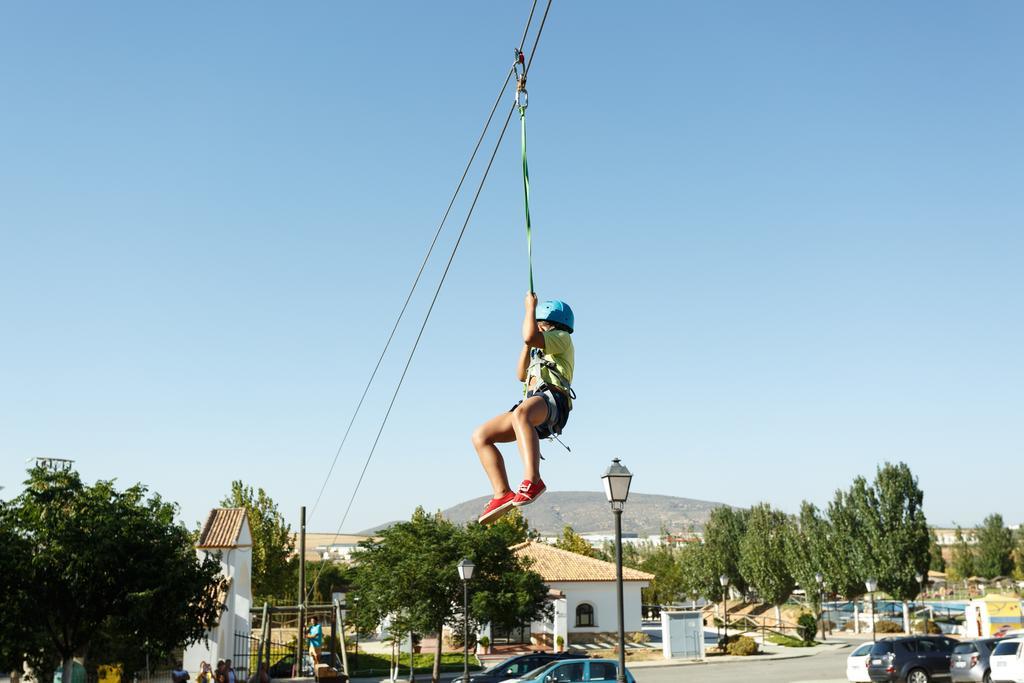 Camping La Sierrecilla Humilladero Bagian luar foto